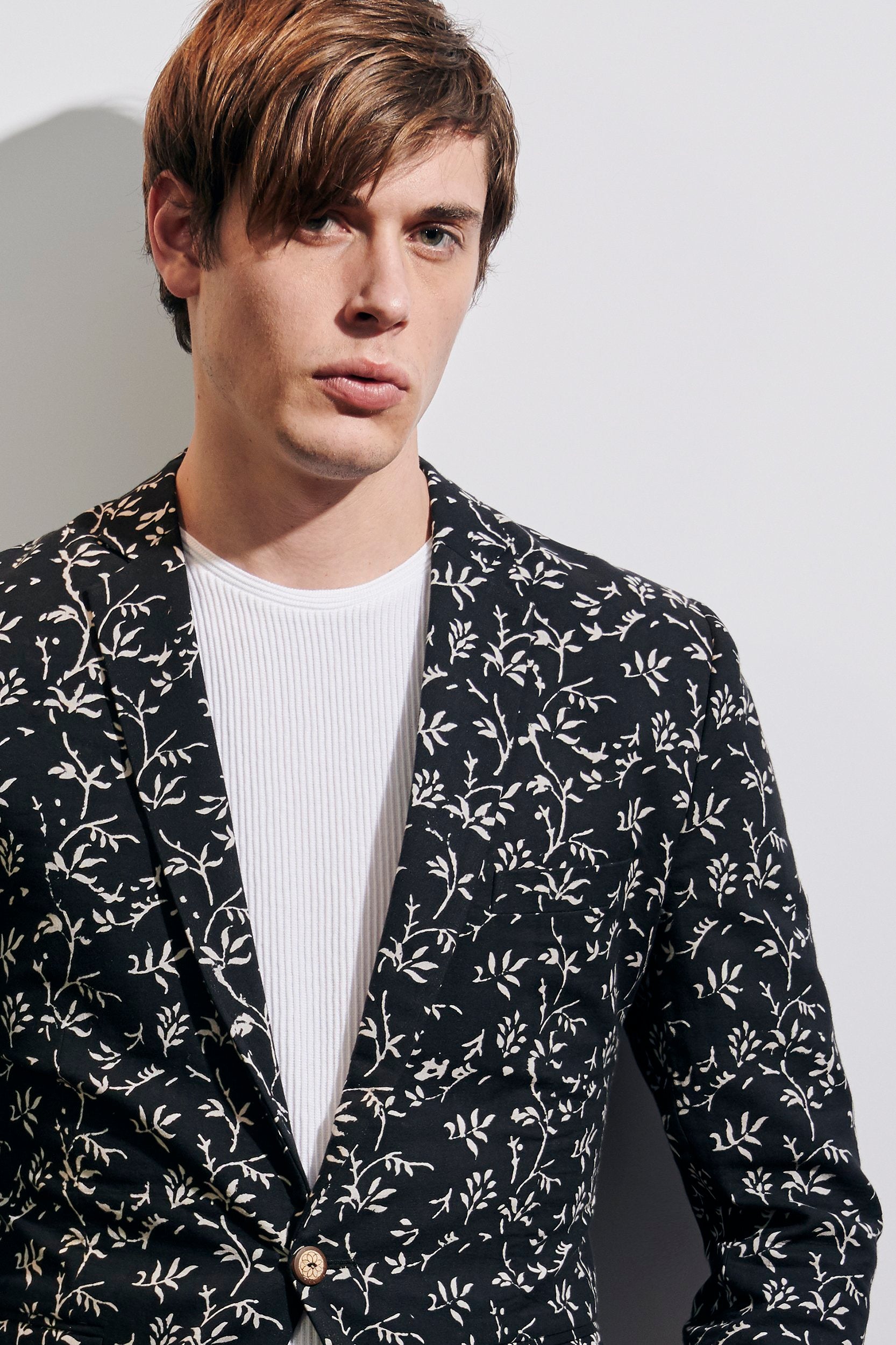 Men's bagru print floral blazer in Black and White.