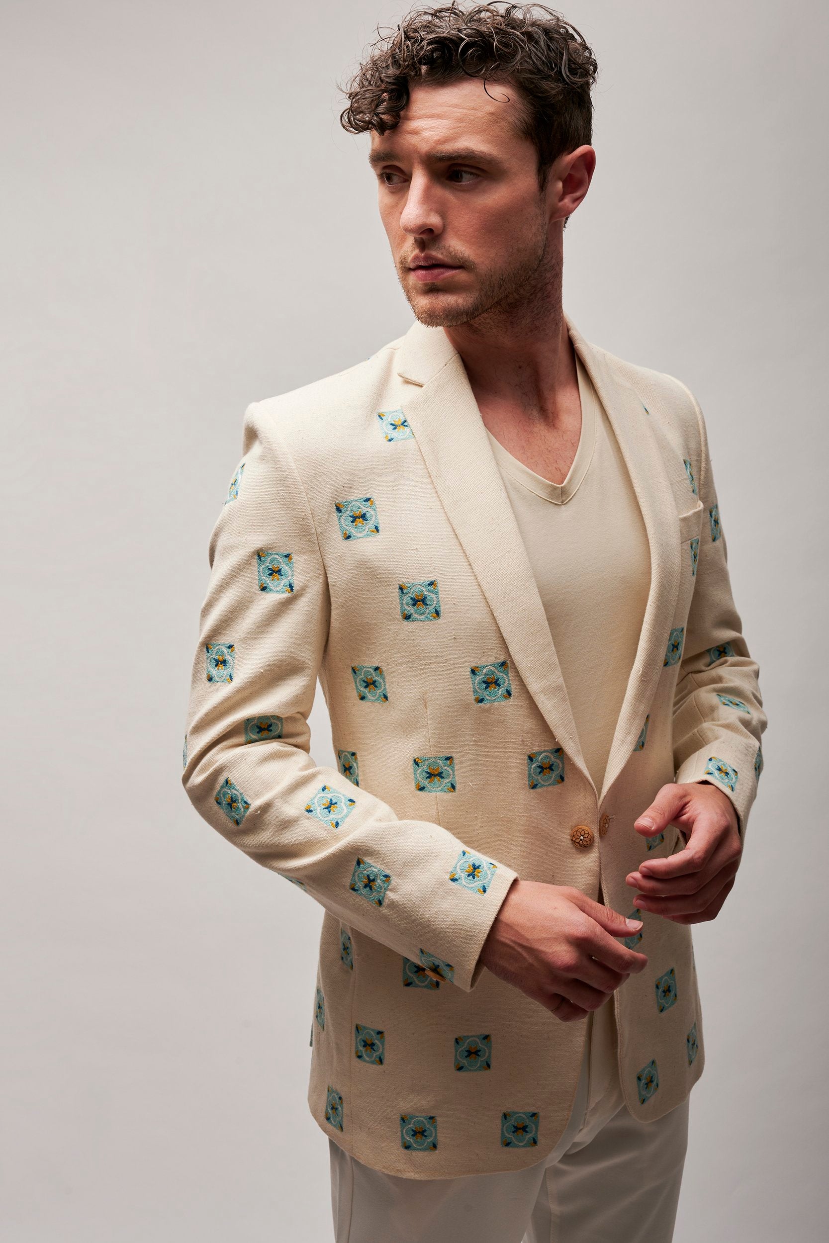 Men's casual blazer made with hemp fabric. Hand Embroidered.