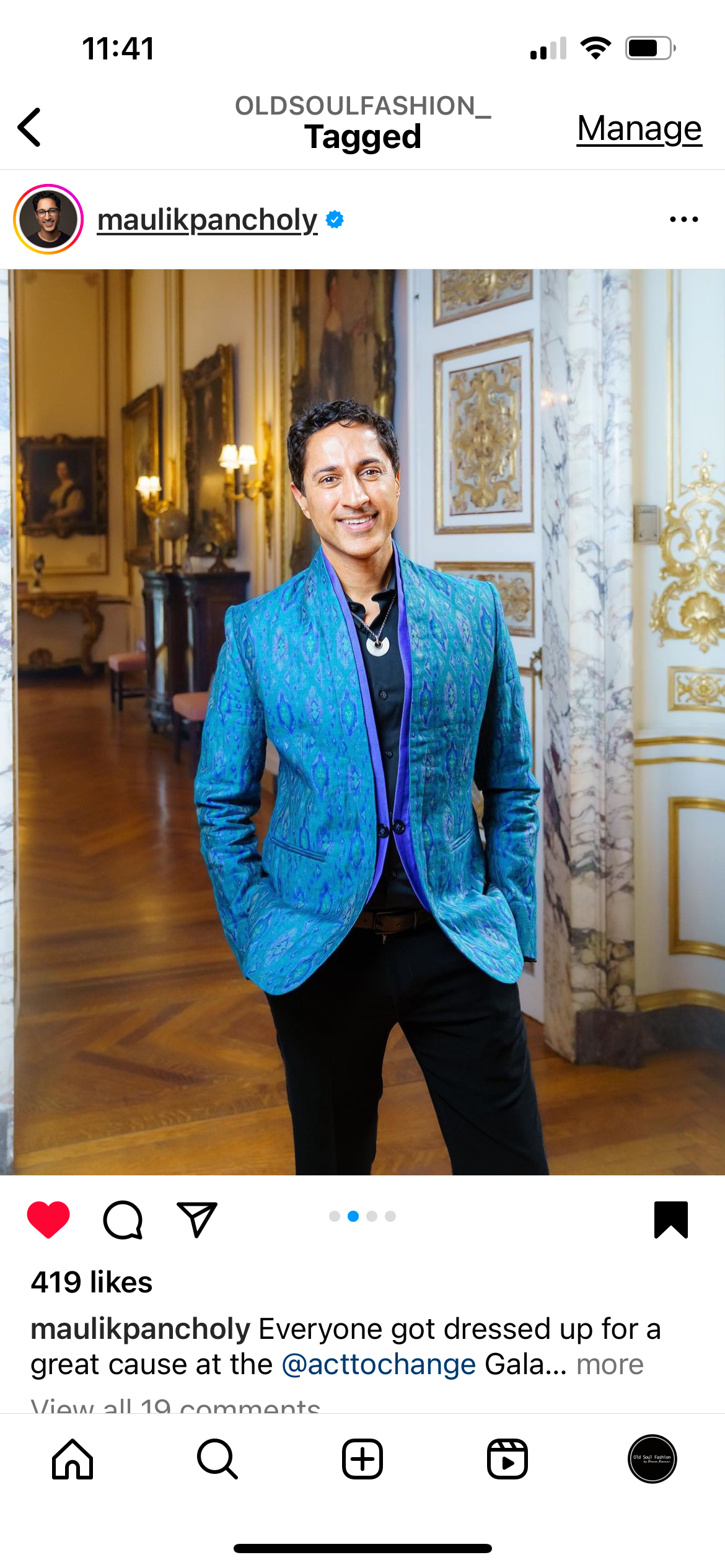 Writer Maulik Pancholy wearing a Blue Blazer @acttochange event.